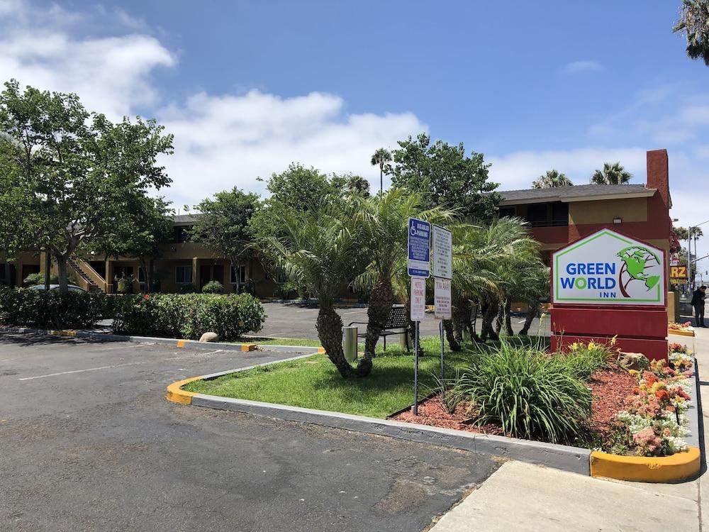Ramada By Wyndham Near Seaworld / Mission Beach San Diego Exterior foto