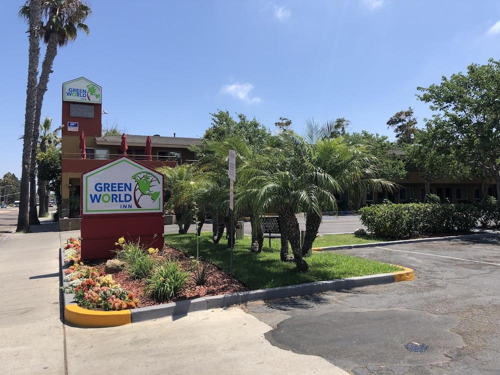 Ramada By Wyndham Near Seaworld / Mission Beach San Diego Exterior foto