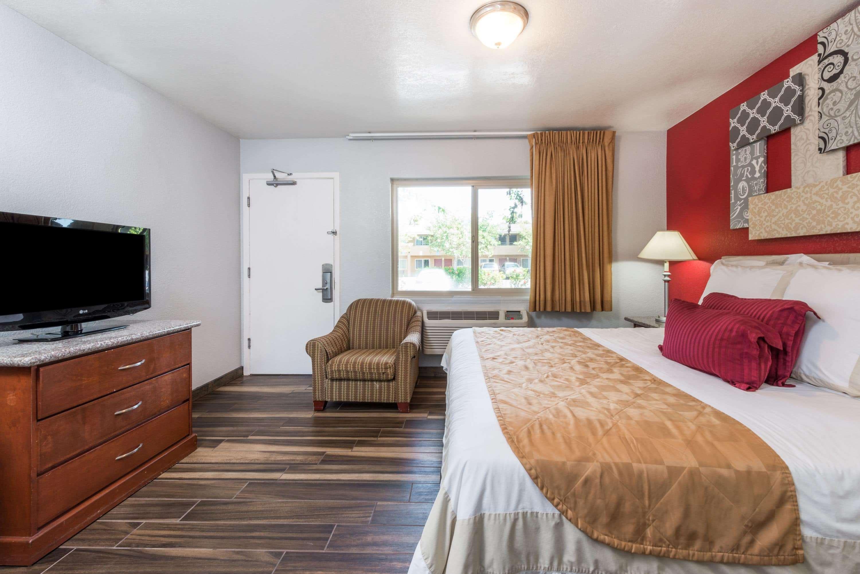 Ramada By Wyndham Near Seaworld / Mission Beach San Diego Exterior foto