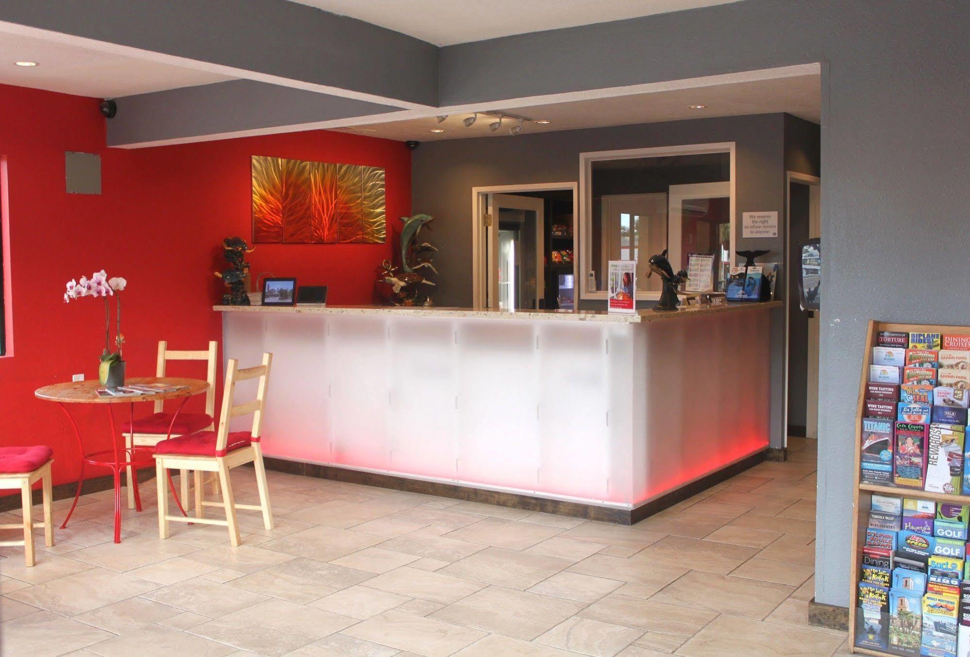 Ramada By Wyndham Near Seaworld / Mission Beach San Diego Exterior foto